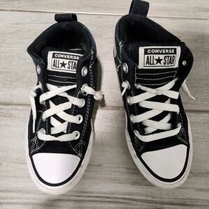 Converse Chuck Taylor All Star Mid Kids Sneakers size 13c. Excellent condition